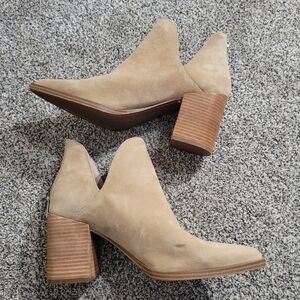Steve Madden Cedar Beige Tan Ankle Suede Bootie Block Heel Sz 11 Euc